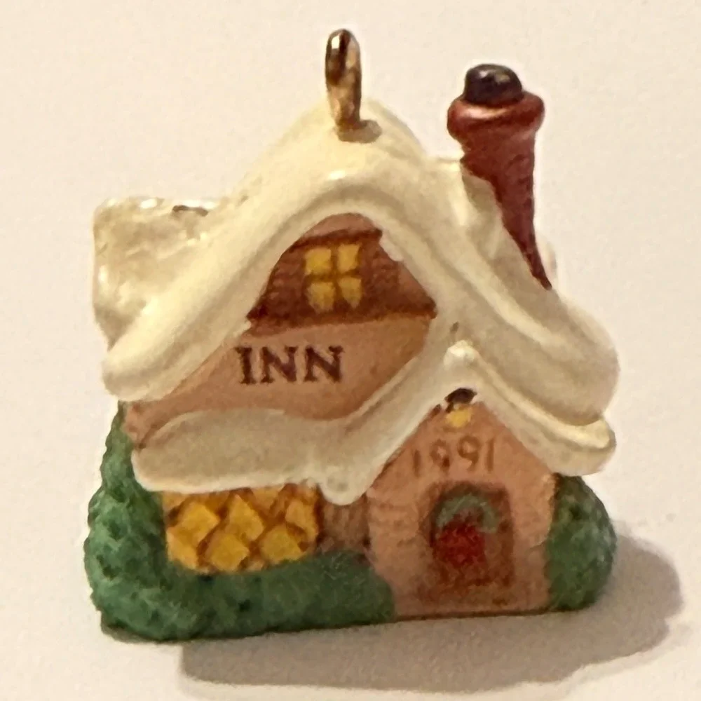 Hallmark Keepsake Old English Village Miniature Ornament Set 1988-1992 5pc *
